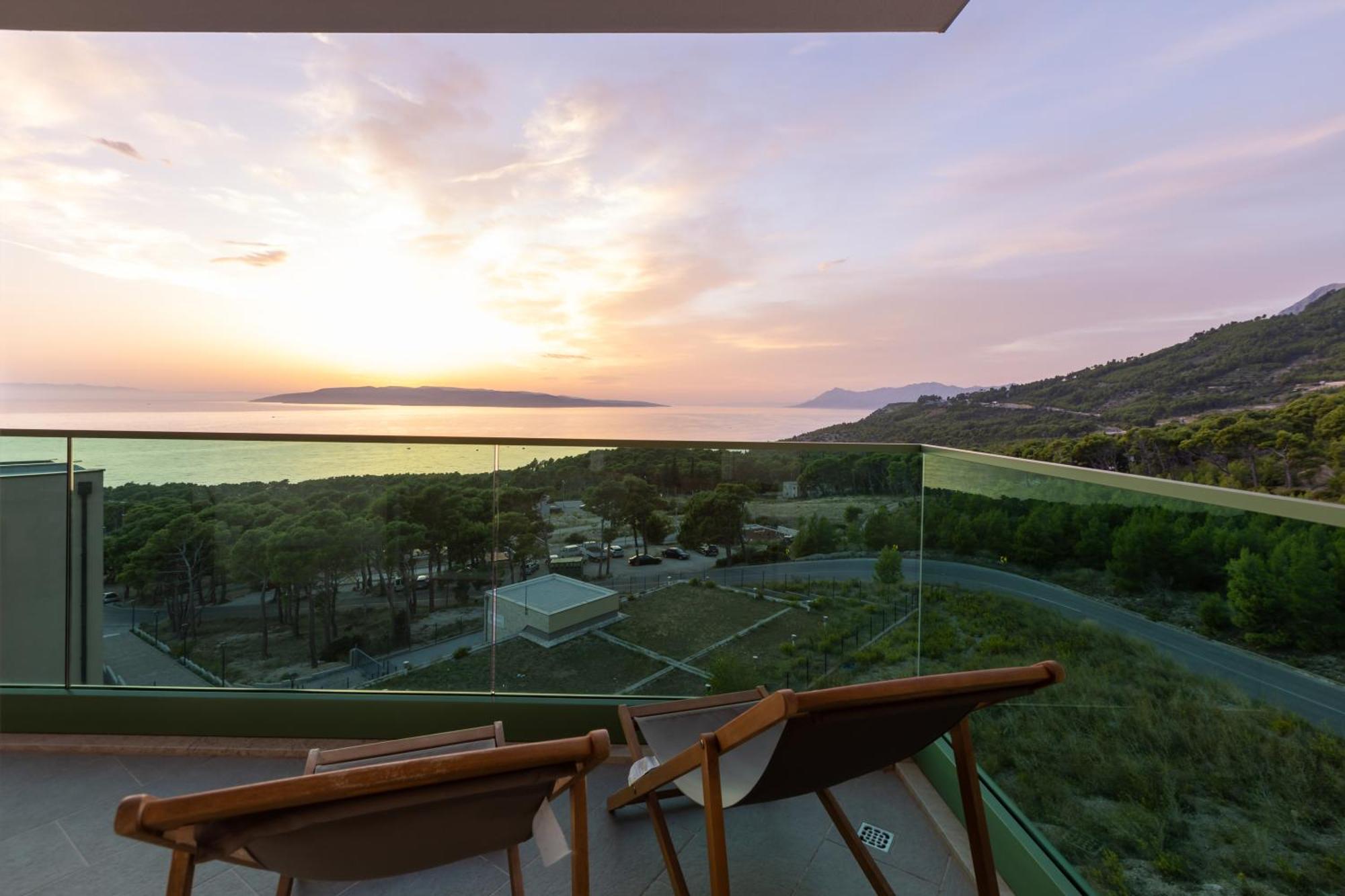 Exclusive Penthouse Big Blue With Private Jacuzzi Apartment Makarska Exterior photo